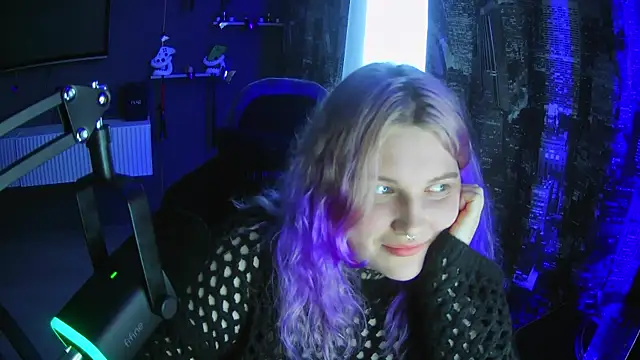 Snapshot of Sweet_Squirrel_ chatting on 04-10-26, 10:42 Sweet Squirrel online show from 04-10-26, 10:42