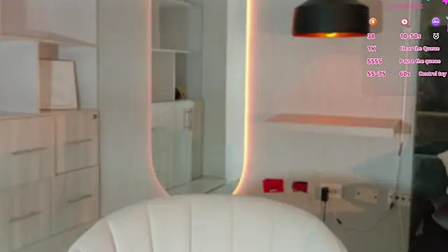 Snapshot of Adrianaa_gold chatting on 06-03-26, 02:33 Adrianaa gold online show from 06-03-26, 02:33