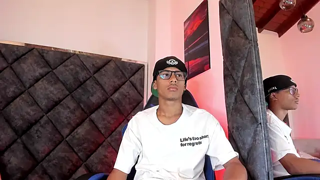 LiamKron online show from 07-12-26, 11:34