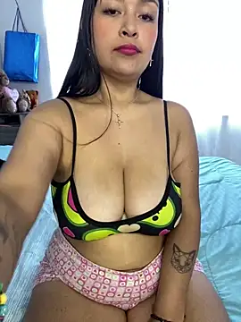 Snapshot of Simplemente_Aurora chatting on 04-25-26, 05:54 Simplemente Aurora online show from 04-25-26, 05:54