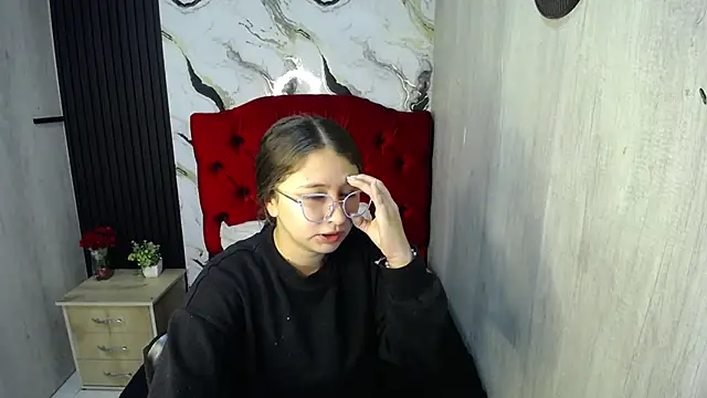 Snapshot of sammy__green chatting on 04-14-26, 01:06 sammy green online show from 04-14-26, 01:06
