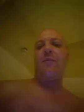 Snapshot of chronic_vibez chatting on 04-18-26, 12:58 chronic vibez online show from 04-18-26, 12:58