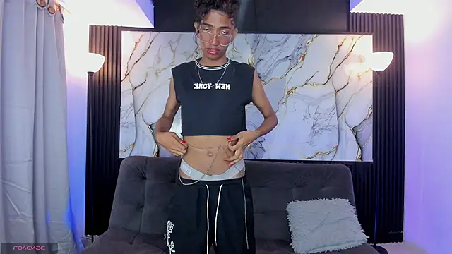 triiangel latinboy online show from 04-30-26, 12:28