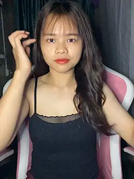 Snapshot of mayha11 chatting on 04-18-26, 01:37 mayha11 online show from 04-18-26, 01:37