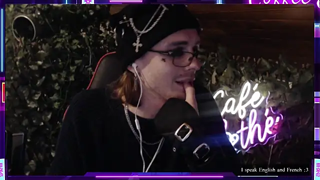 SkinnyAlex1312 online show from 04-15-26, 02:24