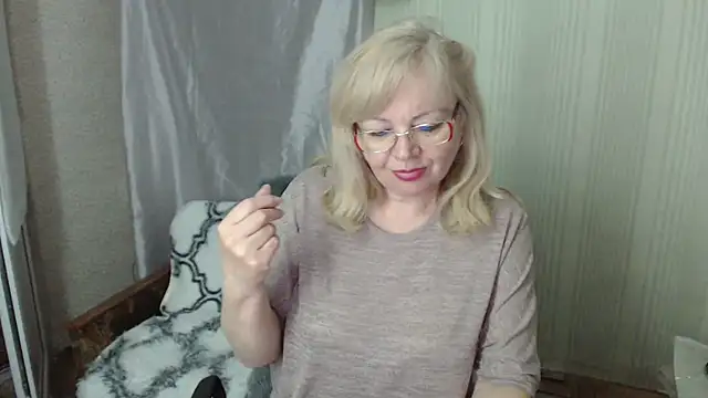LavandaMay online show from 04-28-26, 07:08