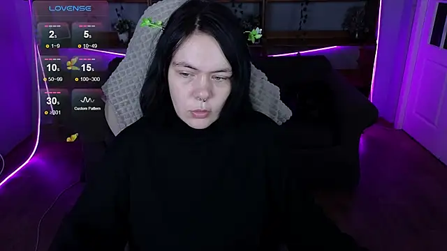 QwertyAnnie Lbo online show from 04-22-26, 08:28