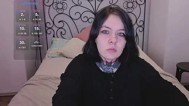 QwertyAnnie Lbo online show from 04-23-26, 01:35