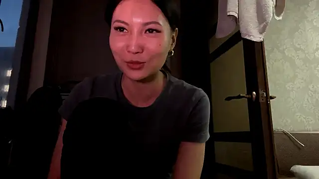 MiaPoison online show from 04-14-26, 02:12