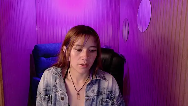 Emily Cherry  online show from 05-02-26, 02:11