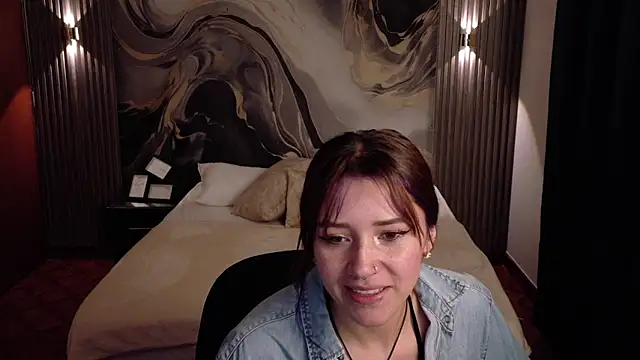 Emily Cherry  online show from 05-07-26, 01:49