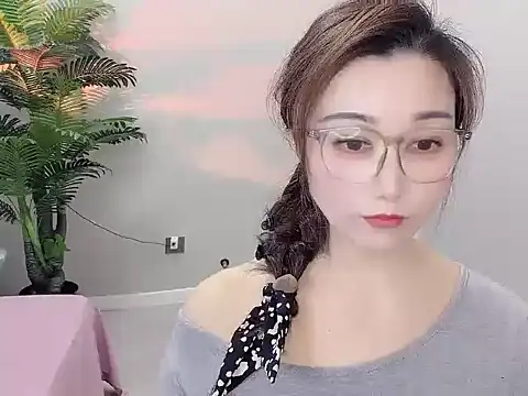 Snapshot of Yunxi- chatting on 04-26-26, 01:20 Yunxi- online show from 04-26-26, 01:20