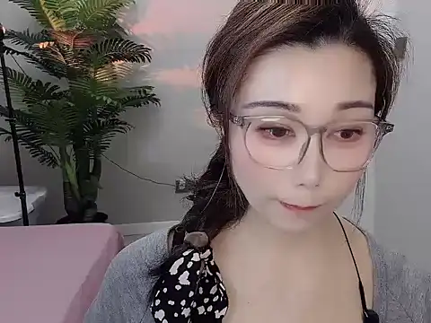 Snapshot of Yunxi- chatting on 04-27-26, 01:47 Yunxi- online show from 04-27-26, 01:47