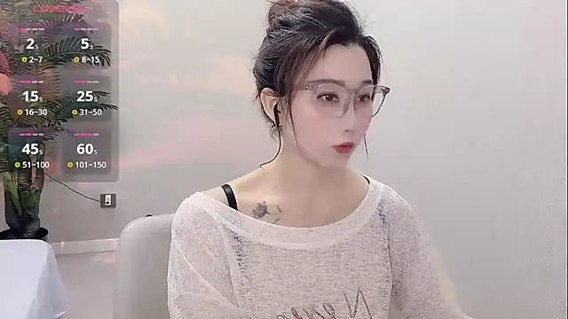 Snapshot of Yunxi- chatting on 06-03-26, 01:46 Yunxi- online show from 06-03-26, 01:46