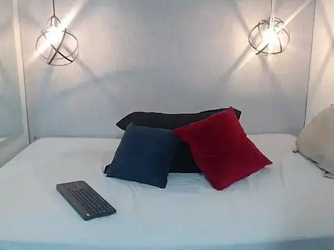 Snapshot of Migatica_johnson12 chatting on 04-21-26, 03:24 Migatica johnson12 online show from 04-21-26, 03:24