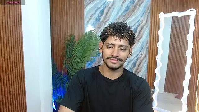 Snapshot of milo_tay chatting on 04-11-26, 03:00 milo tay online show from 04-11-26, 03:00