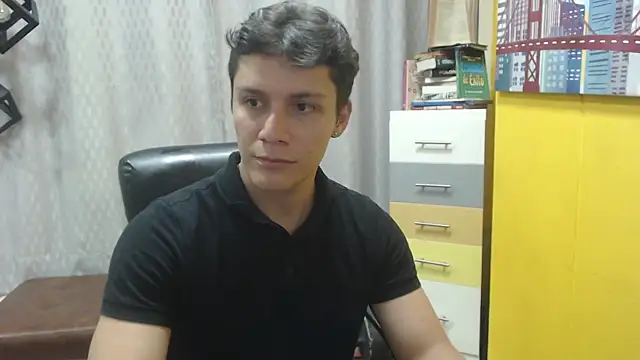 Snapshot of Zayn_clausen chatting on 05-15-26, 06:37 Zayn clausen online show from 05-15-26, 06:37
