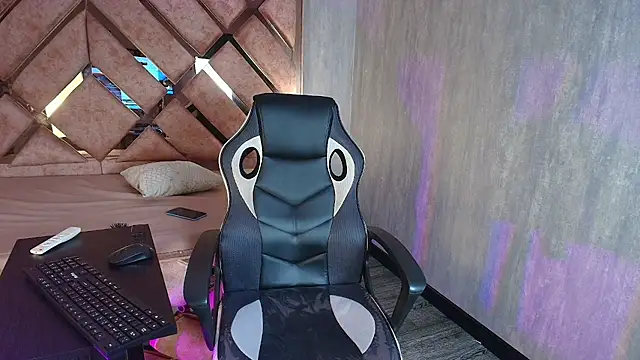 anntonellaamorettii online show from 04-16-26, 08:53