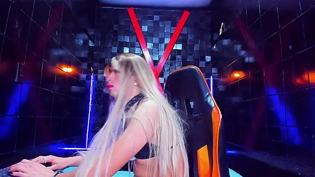 SolHiltton online show from 04-24-26, 07:49