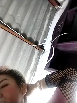 Snapshot of Mich76 chatting on 05-23-26, 01:11 Mich76 online show from 05-23-26, 01:11
