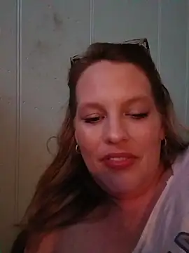 Snapshot of BOUNCYdddBRE chatting on 04-16-26, 06:58 BOUNCYdddBRE online show from 04-16-26, 06:58