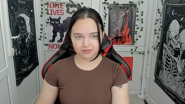 Caroline cutte online show from 07-26-26, 06:43