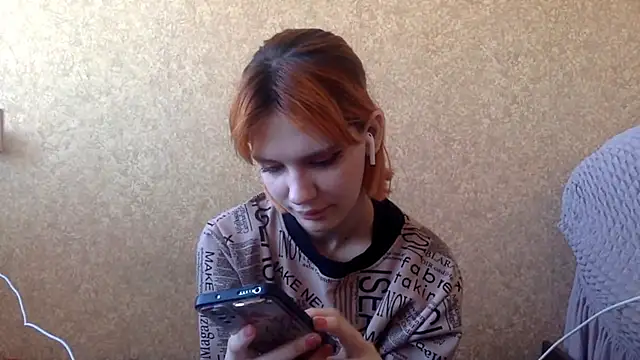 Snapshot of EraPolek chatting on 04-14-26, 06:08 EraPolek online show from 04-14-26, 06:08