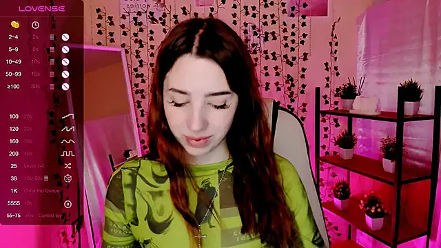 CharliGrace  online show from 05-08-26, 06:52
