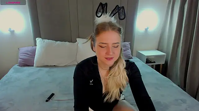 Liacandy  online show from 06-27-26, 01:54