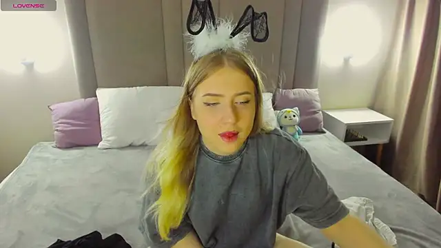 Liacandy  online show from 07-06-26, 01:57