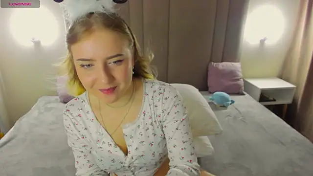 Liacandy  online show from 07-10-26, 01:43