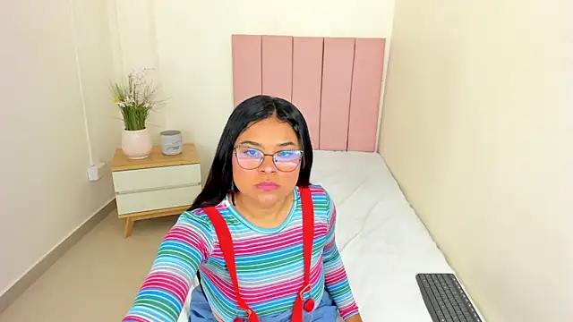 Snapshot of Mindy_Claker chatting on 05-06-26, 12:21 Mindy Claker online show from 05-06-26, 12:21