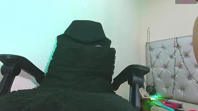Snapshot of Sharonxt chatting on 07-16-26, 08:37 Sharonxt online show from 07-16-26, 08:37