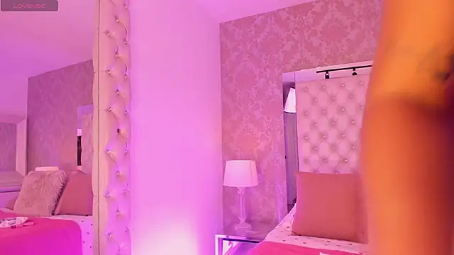 Snapshot of NatashaMilley chatting on 04-16-26, 04:13 NatashaMilley online show from 04-16-26, 04:13