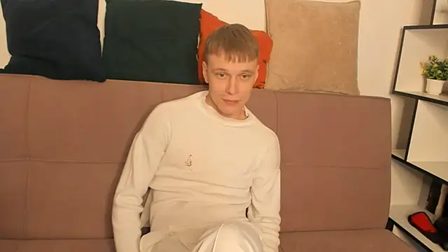 Snapshot of TwinkWhite chatting on 04-13-26, 09:09 TwinkWhite online show from 04-13-26, 09:09