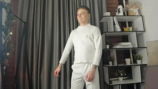 Snapshot of TwinkWhite chatting on 04-15-26, 08:20 TwinkWhite online show from 04-15-26, 08:20