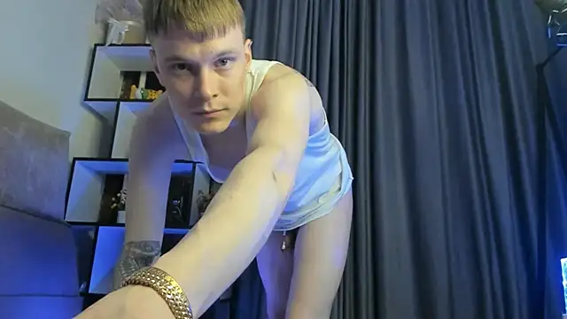 Snapshot of TwinkWhite chatting on 04-16-26, 09:39 TwinkWhite online show from 04-16-26, 09:39