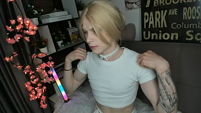 Snapshot of TwinkWhite chatting on 05-30-26, 09:56 TwinkWhite online show from 05-30-26, 09:56