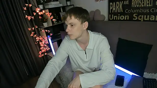 Snapshot of TwinkWhite chatting on 06-05-26, 09:20 TwinkWhite online show from 06-05-26, 09:20