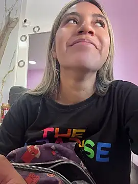 Kimmiebellarie online show from 04-25-26, 02:03