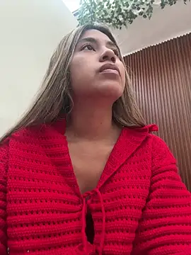 Snapshot of Kimmiebellarie chatting on 05-08-26, 01:16 Kimmiebellarie online show from 05-08-26, 01:16