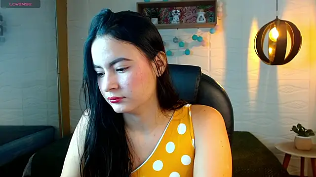 rosaleia  online show from 05-26-26, 03:57