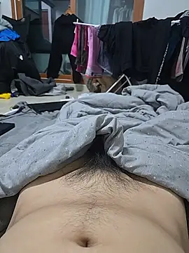 Snapshot of uju8251 chatting on 04-12-26, 11:37 uju8251 online show from 04-12-26, 11:37