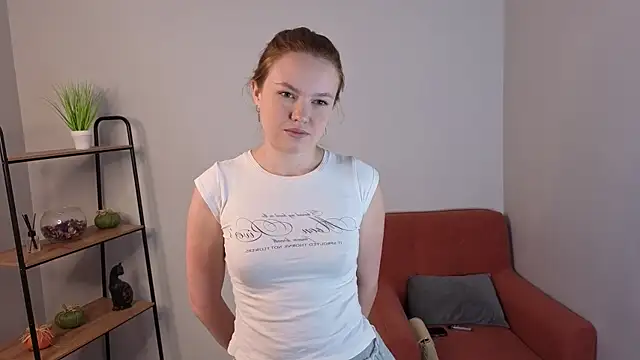 Snapshot of Kira_Lemos chatting on 06-12-26, 10:03 Kira Lemos online show from 06-12-26, 10:03