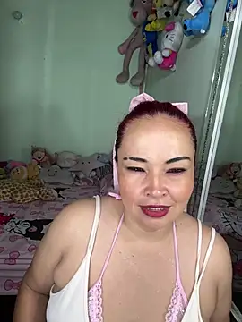 Alma milf co online show from 04-15-26, 02:07