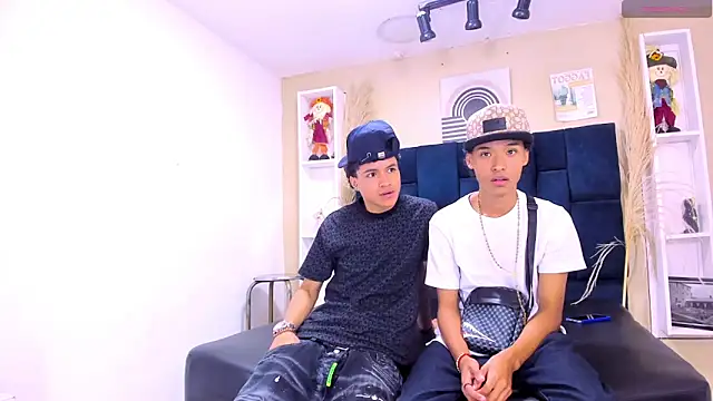 Marc and Anthony online show from 04-11-26, 03:49