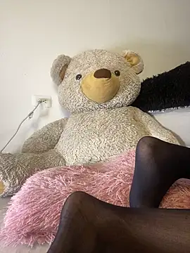 NohaBeyloun  online show from 04-13-26, 11:59