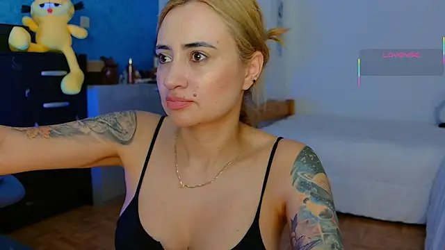 pennyyy  online show from 05-27-26, 10:29