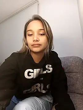 Miss Taniac online show from 04-14-26, 01:33