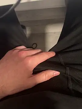 Snapshot of bigDickMoroccan chatting on 04-12-26, 08:08 bigDickMoroccan online show from 04-12-26, 08:08